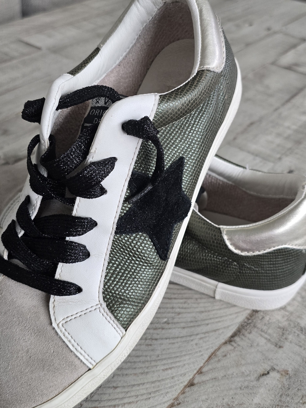 Vintage Havana Hunter Green Metallic Star Accent Sneakers with Black Laces